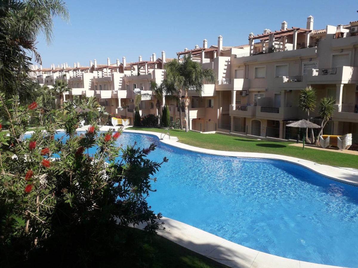 Duquesa Fairways, A Spacious Apartment With Fabulous Views And Facilities Manilva Buitenkant foto