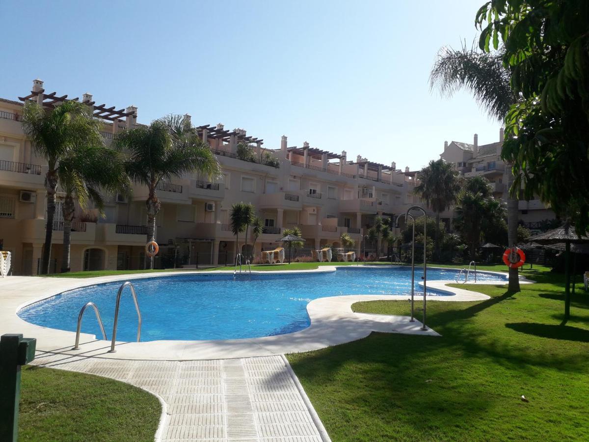Duquesa Fairways, A Spacious Apartment With Fabulous Views And Facilities Manilva Buitenkant foto