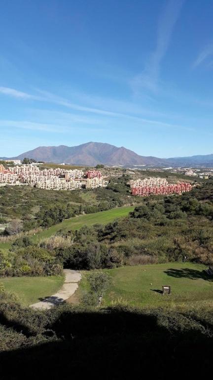 Duquesa Fairways, A Spacious Apartment With Fabulous Views And Facilities Manilva Buitenkant foto