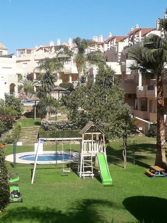 Duquesa Fairways, A Spacious Apartment With Fabulous Views And Facilities Manilva Buitenkant foto